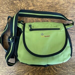 Sherpani Green and black crossbody bag